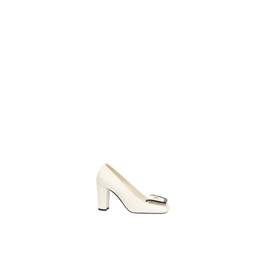 Chanel Pumps Ivory & Black