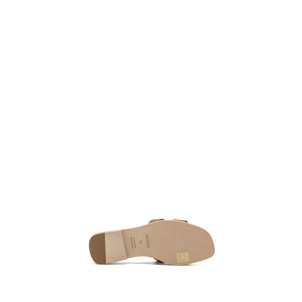 Cassiela Hermès Oran Sandal Calfskin Etoupe