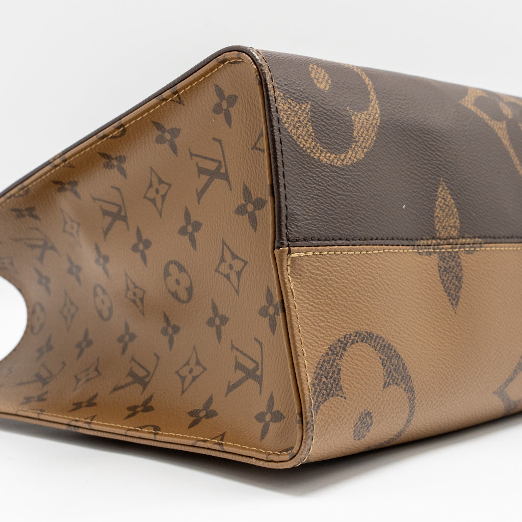 Onthego MM Monogram Canvas Tote Bag Gold-Tone Hardware