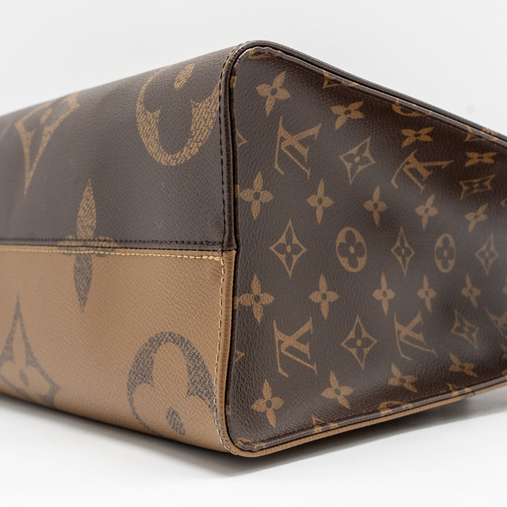Onthego MM Monogram Canvas Tote Bag Gold-Tone Hardware