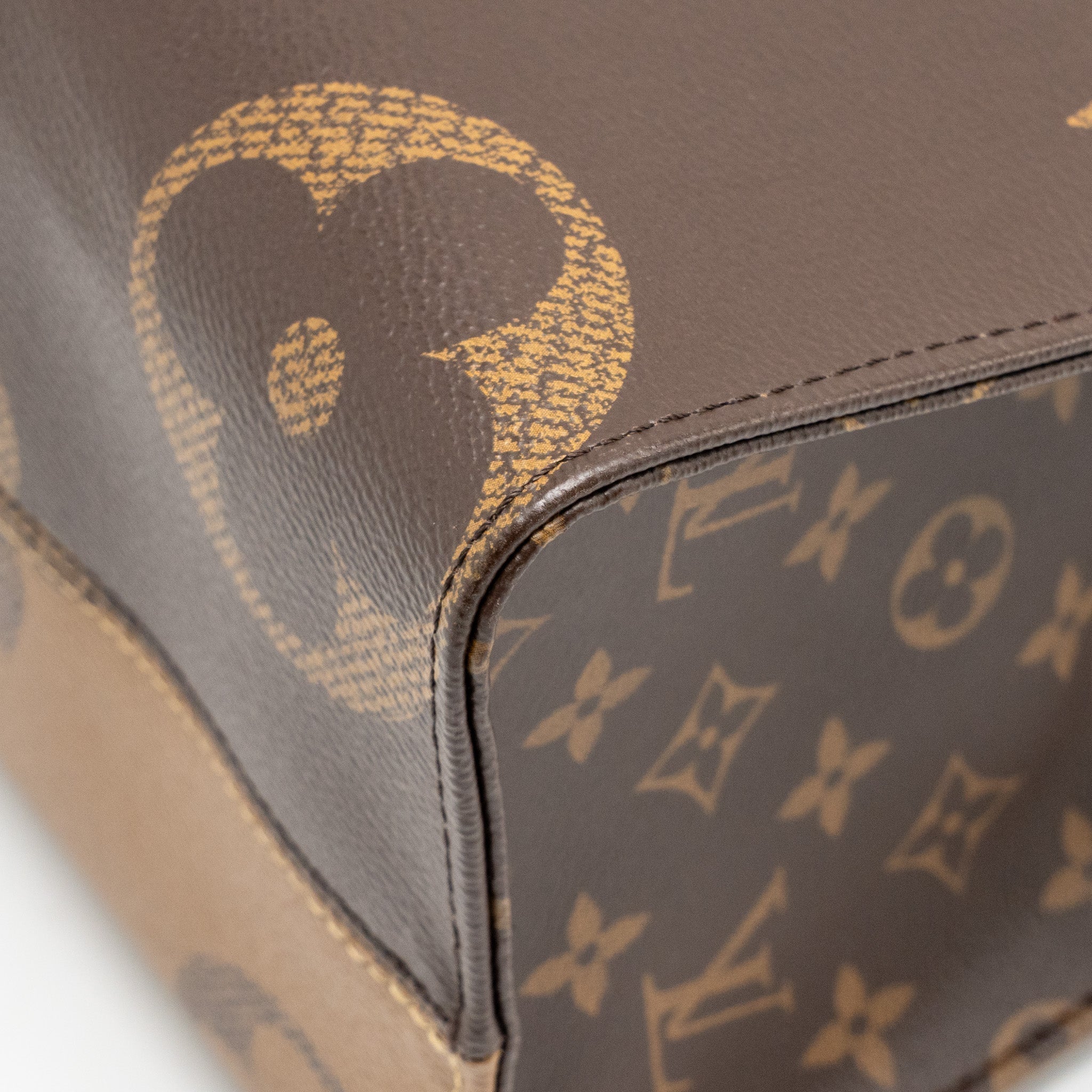 Onthego MM Monogram Canvas Tote Bag Gold-Tone Hardware