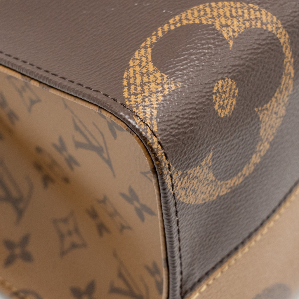 Onthego MM Monogram Canvas Tote Bag Gold-Tone Hardware