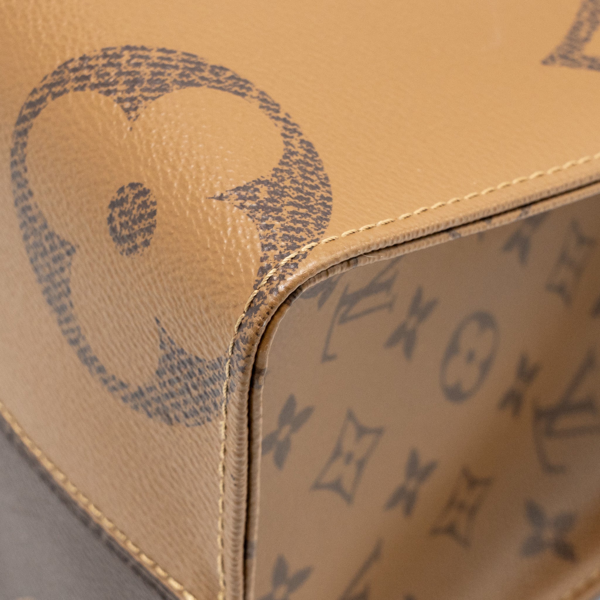 Onthego MM Monogram Canvas Tote Bag Gold-Tone Hardware