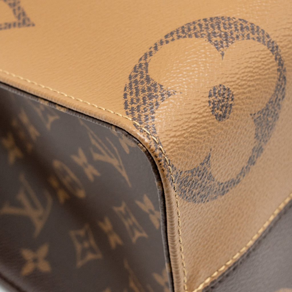 Onthego MM Monogram Canvas Tote Bag Gold-Tone Hardware