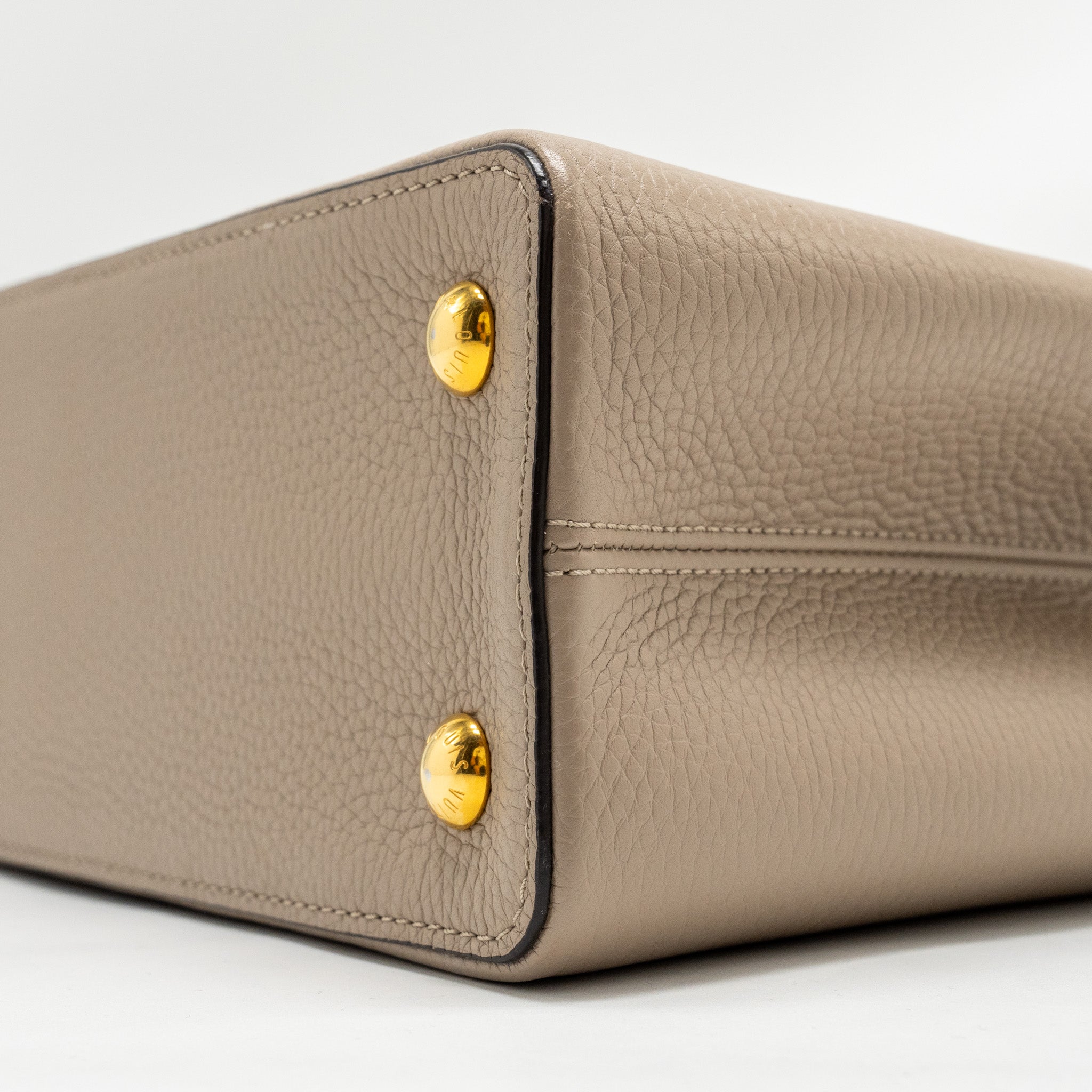 Capucines PM Calfskin Leather Handbag Grey Gold-Tone Hardware
