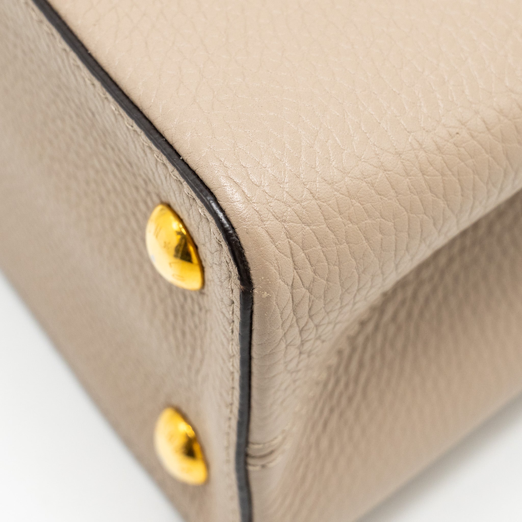Capucines PM Calfskin Leather Handbag Grey Gold-Tone Hardware