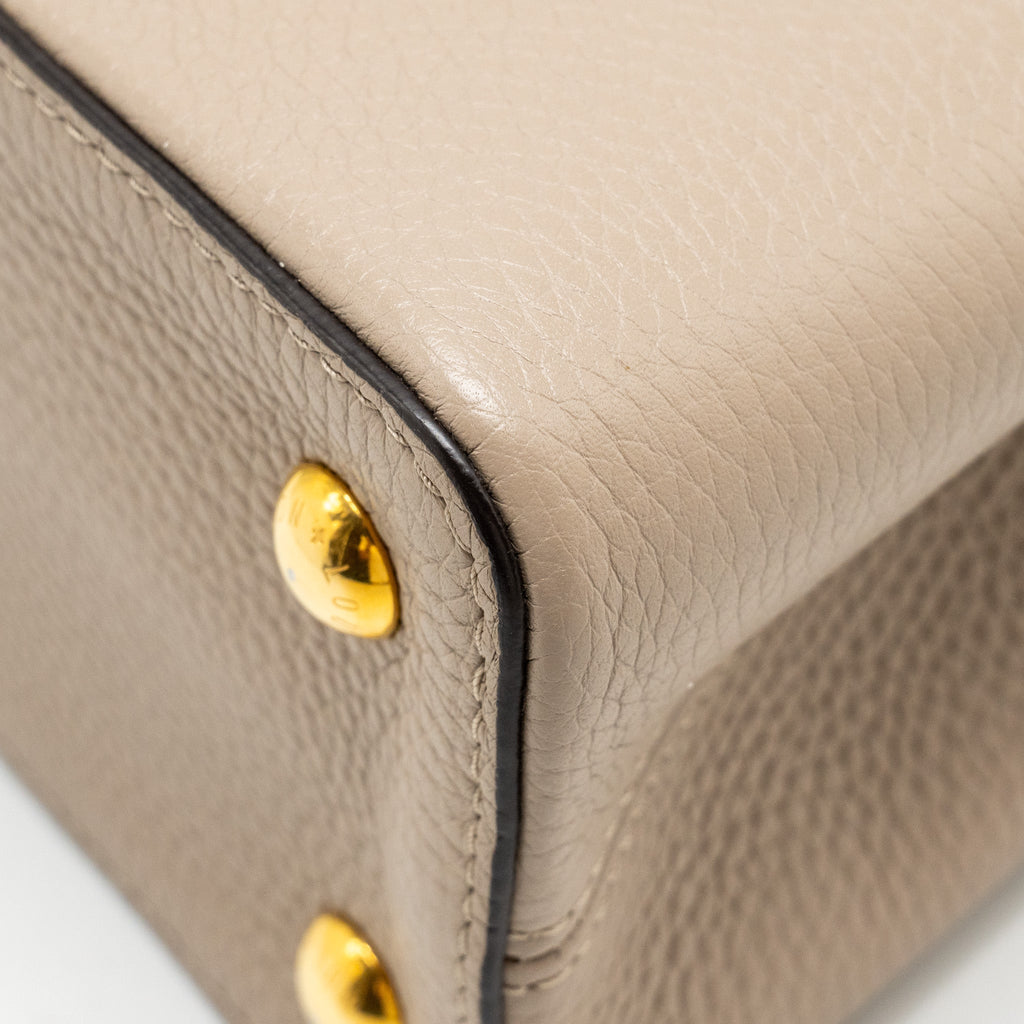 Capucines PM Calfskin Leather Handbag Grey Gold-Tone Hardware