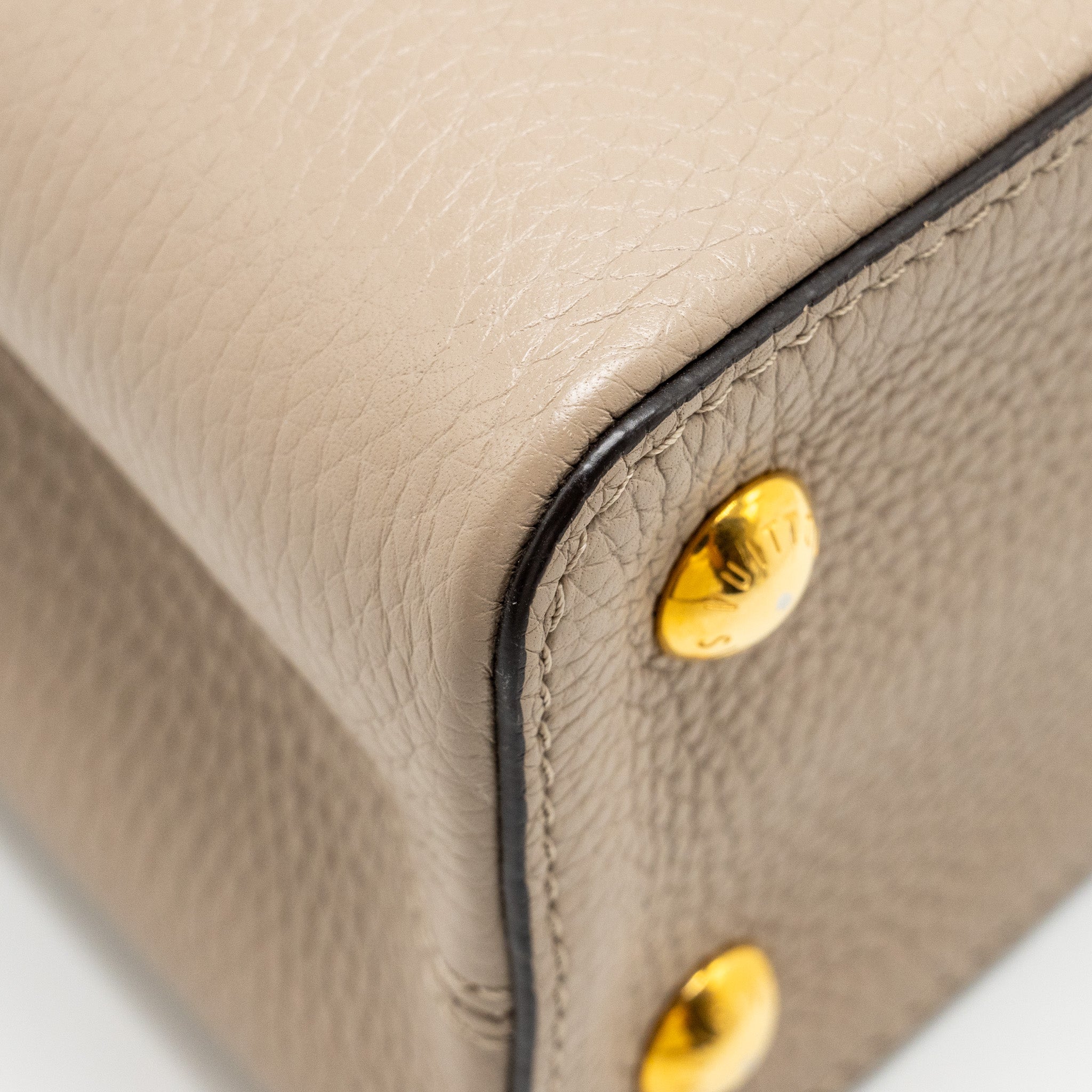 Capucines PM Calfskin Leather Handbag Grey Gold-Tone Hardware